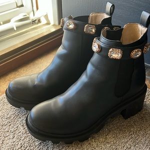 Steve Madden Amulet Black boots size 8